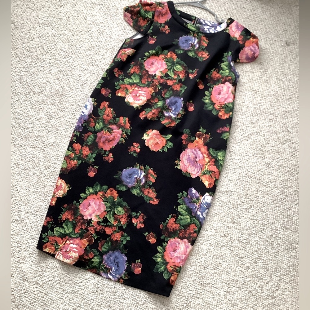 Like New ASOS Paper Dolls Maternity Dress Floral Cap Sleeve Modest 8